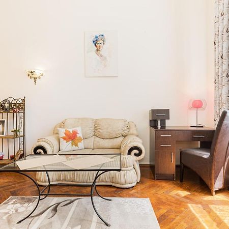 Hera Apartment - Old Town Brasov Bagian luar foto