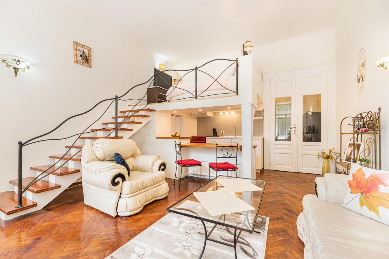 Hera Apartment - Old Town Brasov Bagian luar foto