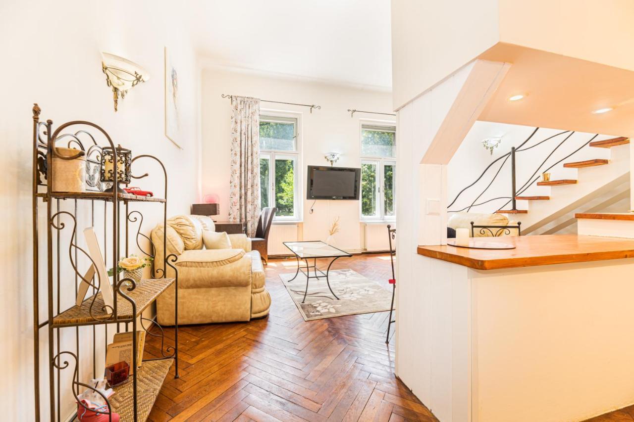 Hera Apartment - Old Town Brasov Bagian luar foto