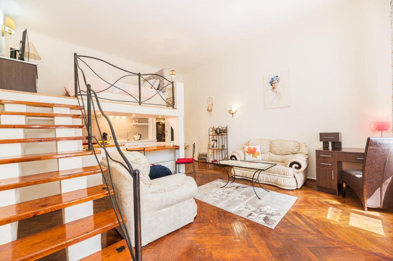 Hera Apartment - Old Town Brasov Bagian luar foto