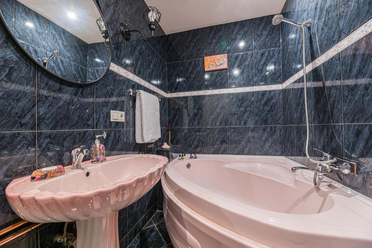 Hera Apartment - Old Town Brasov Bagian luar foto